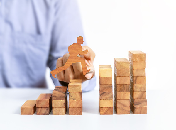 企業(yè)戰(zhàn)略規(guī)劃的步驟是什么？如何落地實(shí)施？