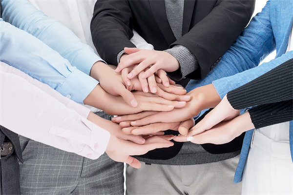 績效反饋助力成長，促進(jìn)員工與企業(yè)共進(jìn)步