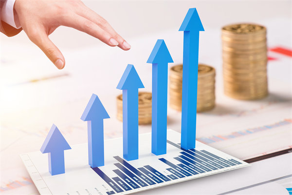 企業(yè)的戰(zhàn)略是精心設(shè)計的，還是臨機應(yīng)變的？
