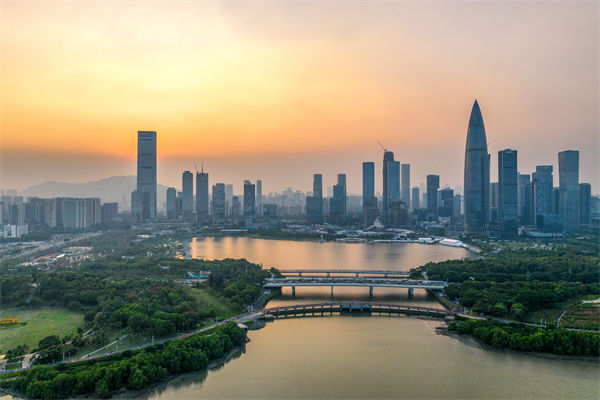深圳集團管控咨詢公司如何助力企業(yè)實現(xiàn)高效集權(quán)與分權(quán)？