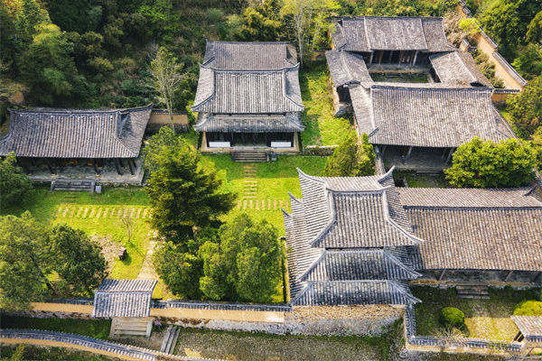 麗水績(jī)效咨詢(xún)公司如何為企業(yè)定制高效績(jī)效評(píng)估？