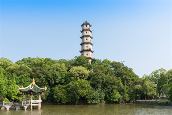 集團(tuán)戰(zhàn)略落地難，溫州集團(tuán)管控咨詢公司如何助力高效執(zhí)行？