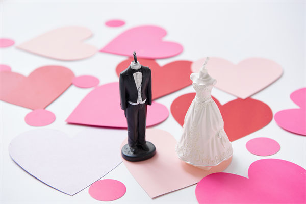 5月10日起結(jié)婚離婚不需要戶口本，人力資源怎么看？