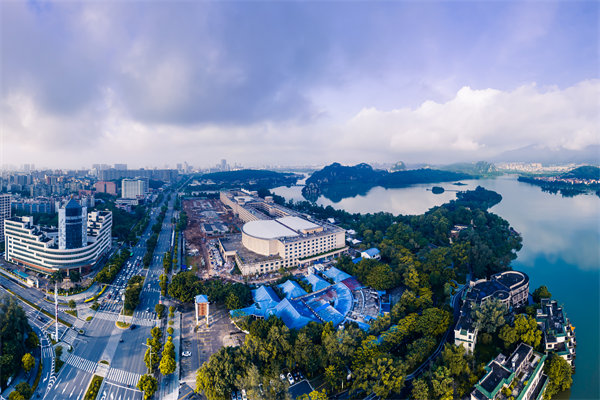 企業(yè)陷戰(zhàn)略迷茫難尋增長路，肇慶戰(zhàn)略咨詢公司能指明方向嗎？