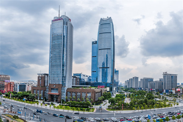 企業(yè)卡在增長(zhǎng)瓶頸管理老套，東莞管理咨詢能劈開(kāi)新路嗎？